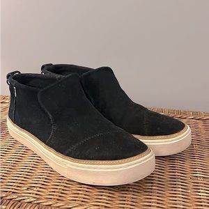 Women’s TOMS size 11